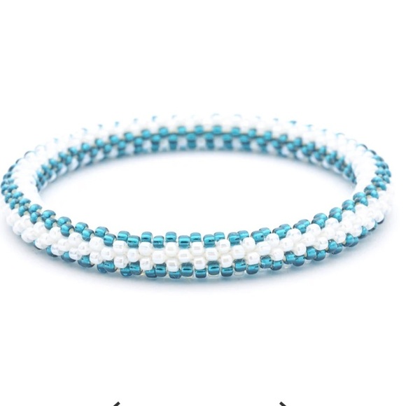 Handmade Sashka Peaceful Day Bracelet - Picture 1 of 12